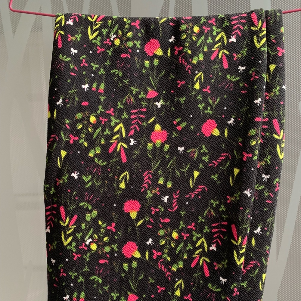 Black floral pencil skirt.